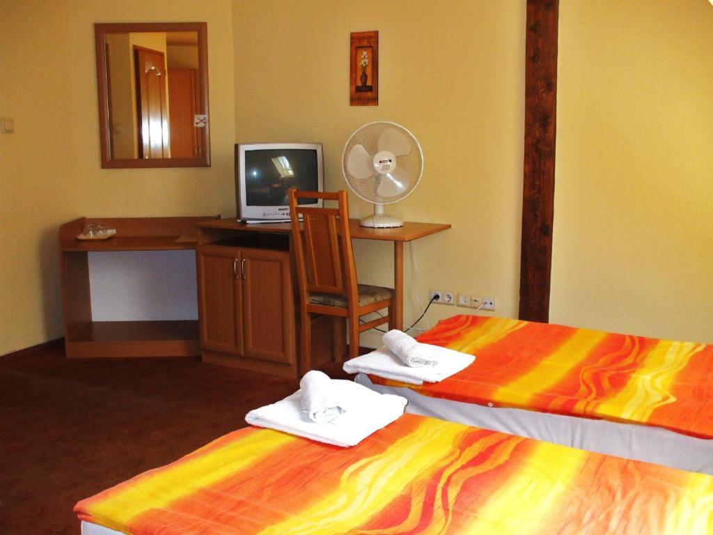 Hotel Turul Etterem Es Panzio Kaposvár Exteriér fotografie